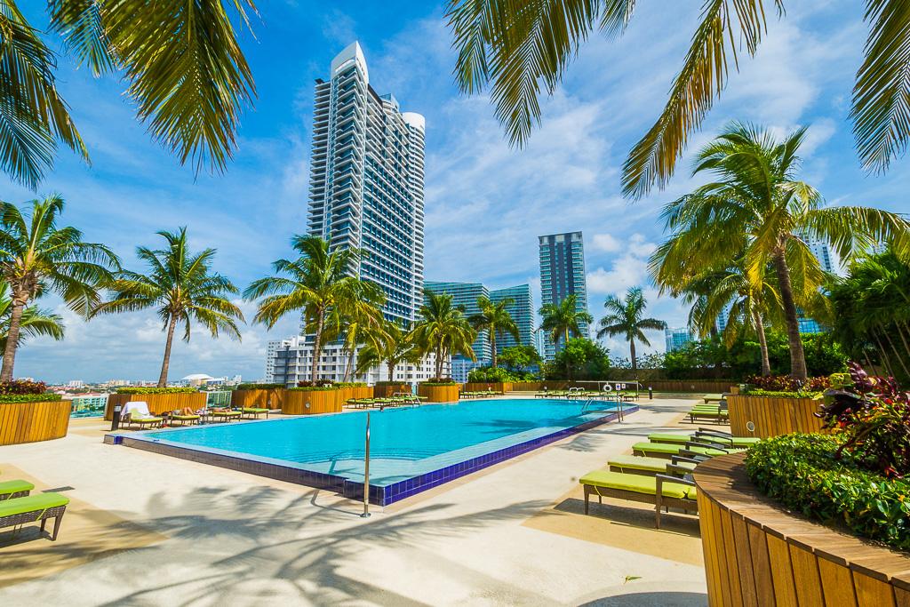 South Florida property at golden hour — the kind of shot you can plan for in a private lesson